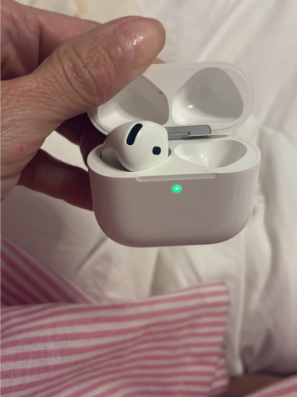 Left headphone 2026. Apple White On-Ear Wireless Earbuds with Charging Case